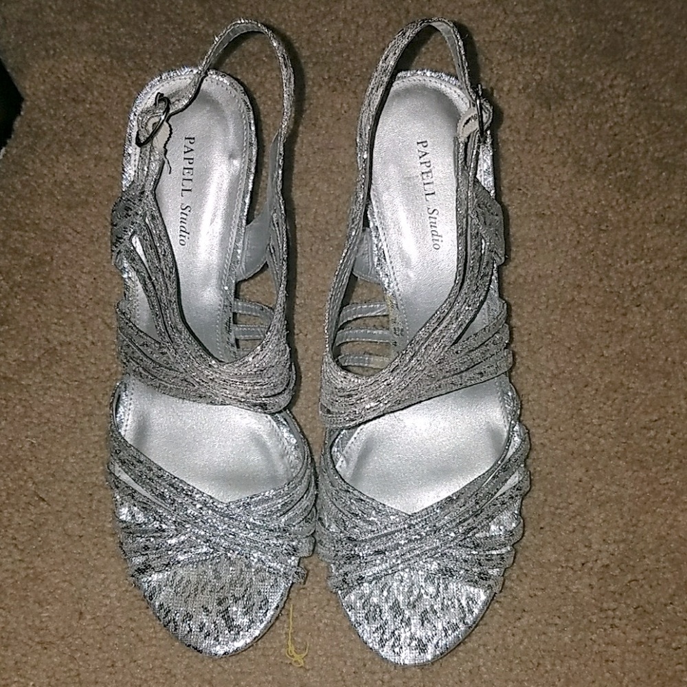 Shoes - Picture 3 of 4